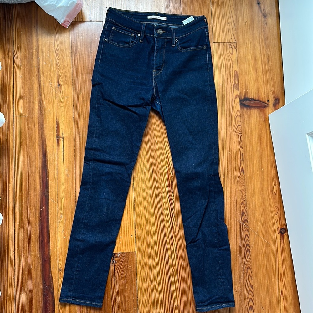 Levi 721 High Rise Skinny Jean size 28 28”